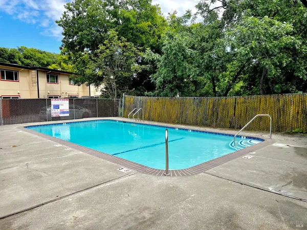 $359,000 | 490 Edgewood Drive, Unit 23, Vacaville, CA 95688