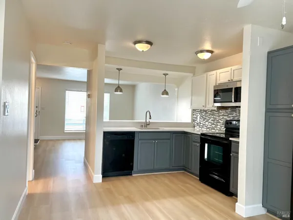 $359,000 | 490 Edgewood Drive, Unit 23, Vacaville, CA 95688