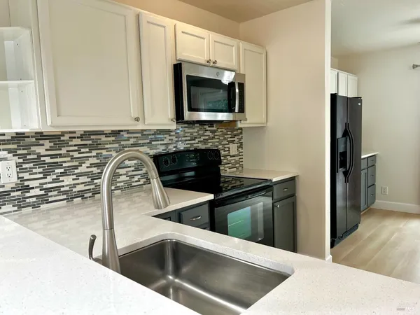 $359,000 | 490 Edgewood Drive, Unit 23, Vacaville, CA 95688