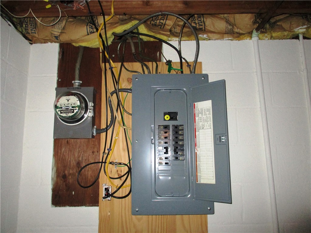 48 Leicestershire Road Irondequoit, NY 14609 - Photo 12 of 15