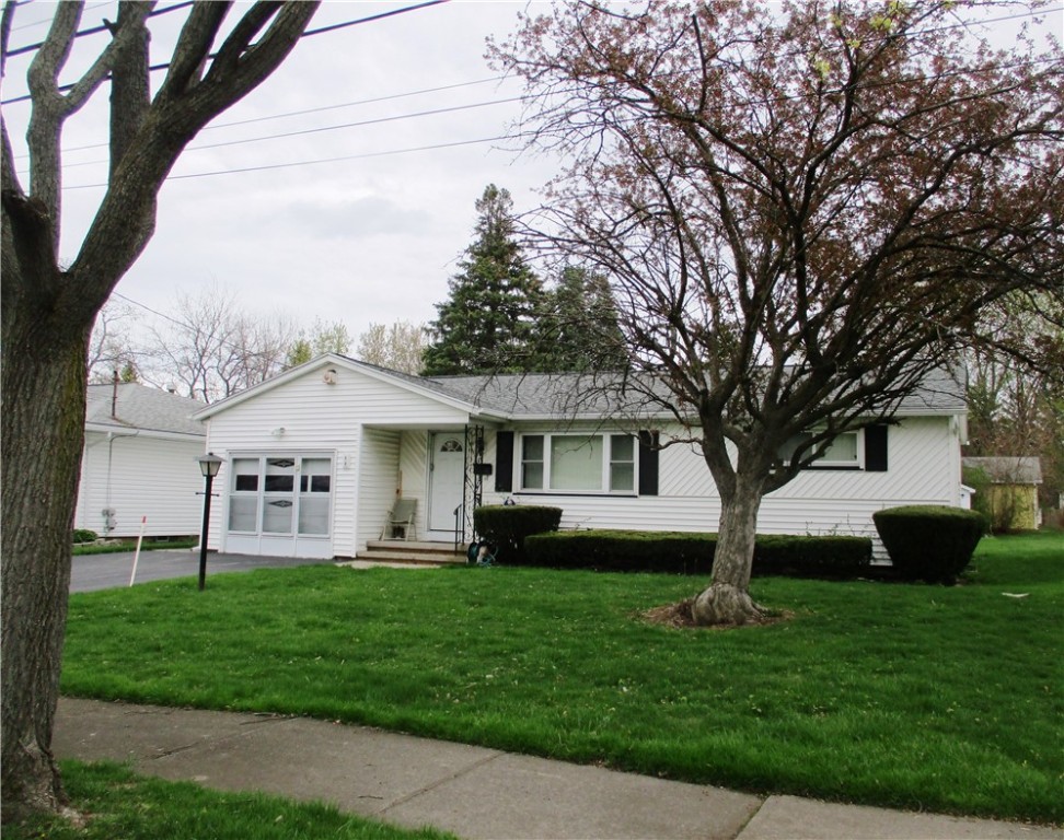 48 Leicestershire Road Irondequoit, NY 14609 - Photo 2 of 15