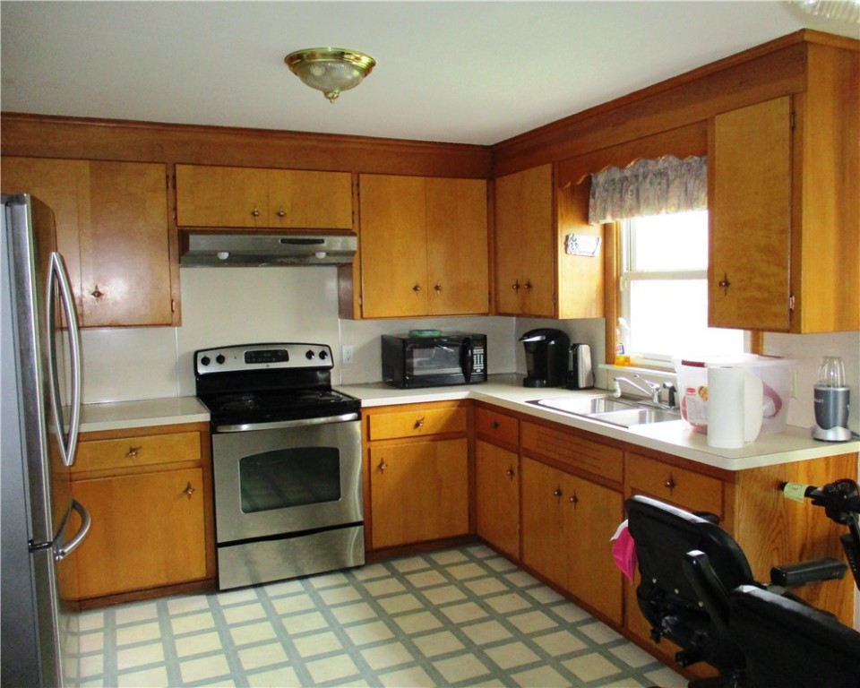 48 Leicestershire Road Irondequoit, NY 14609 - Photo 3 of 15