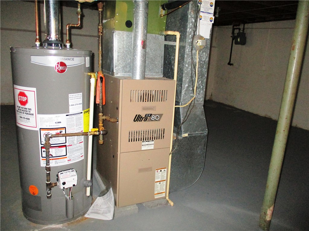 48 Leicestershire Road Irondequoit, NY 14609 - Photo 10 of 15