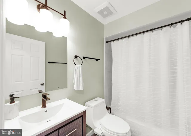 $2,500 | 206 Salem Court, Unit 6, Princeton, NJ 08540