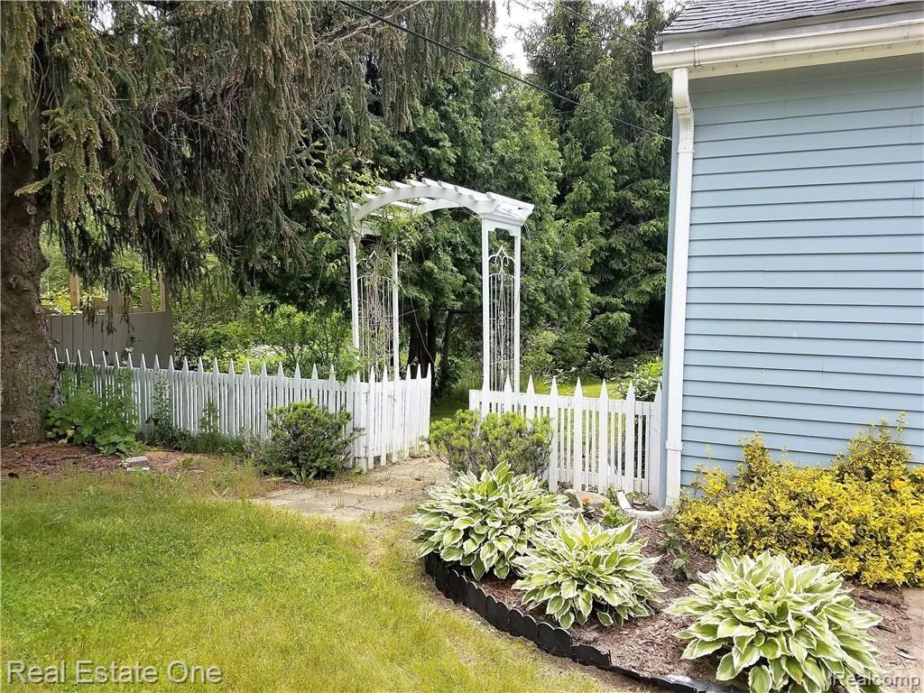 144 Letts Road Oakland, MI 48363 - Photo 21 of 22 20170606_132016 (2).jpg
