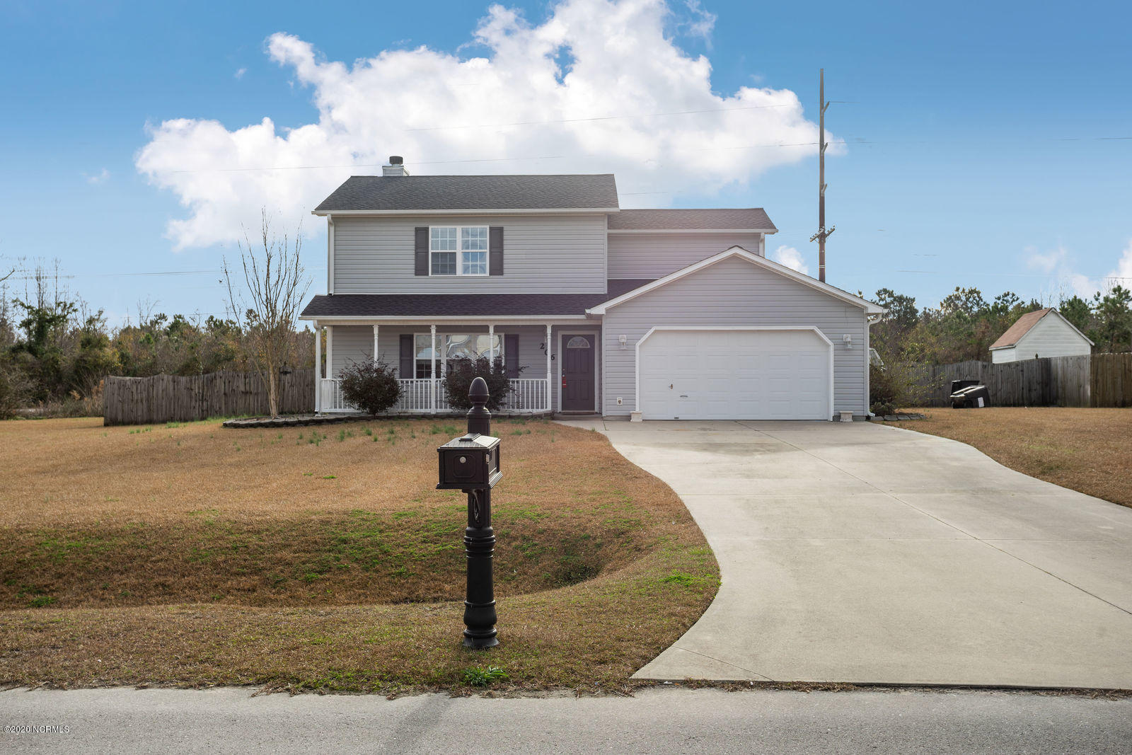206 Bobwhite Road Hubert, NC 28539 - Photo 3 of 25 206_bobwhite_rd_02jan2020_jwb_03348