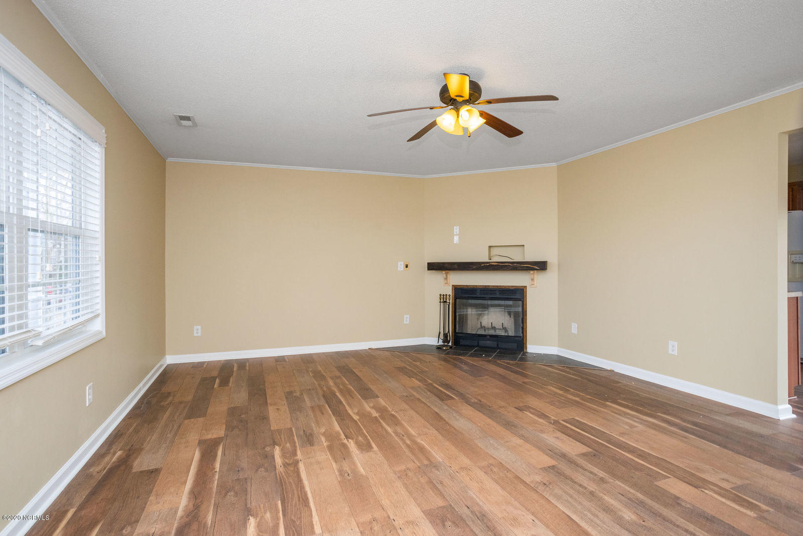 206 Bobwhite Road Hubert, NC 28539 - Photo 4 of 25 206_bobwhite_rd_02jan2020_jwb_03368