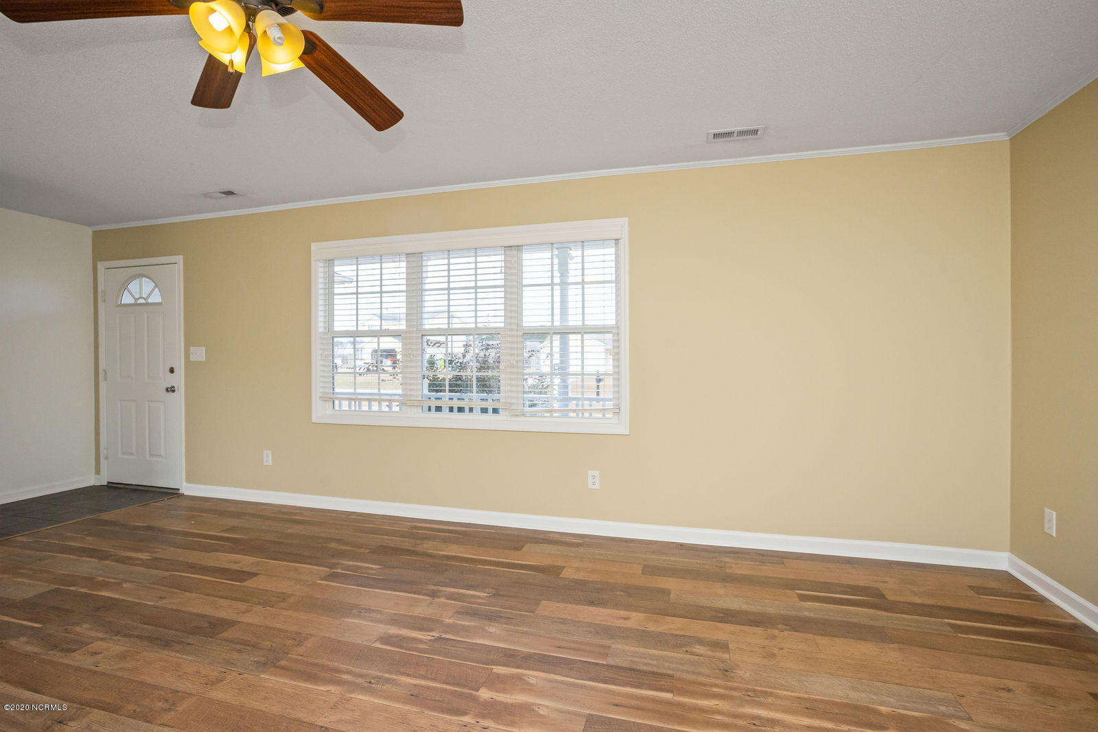 206 Bobwhite Road Hubert, NC 28539 - Photo 5 of 25 206_bobwhite_rd_02jan2020_jwb_03370