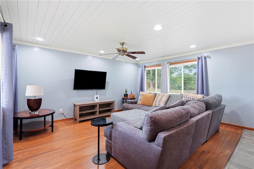 1808 Sandy Plains Road Marietta, GA 30066 - Photo 3 of 32