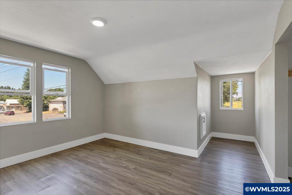 4250 Silverton Road Northeast Salem, OR 97305 - Photo 17 of 35 Gallery Image 17