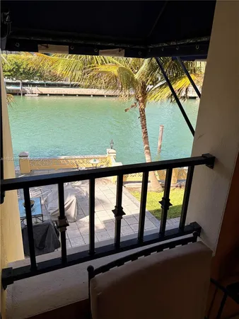 $2,500 | 4812 Pine Tree Drive, Unit 205, Miami Beach, FL 33140