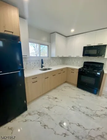 $2,600 | 323 Rutherford Avenue, Unit 2, Franklin, NJ 07416