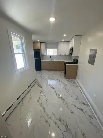 $2,600 | 323 Rutherford Avenue, Unit 2, Franklin, NJ 07416