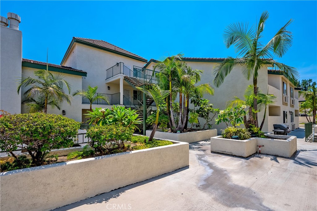 15000 Downey Avenue, Unit 343 Paramount, CA 90723 - Photo 37 of 39 a house view with a outdoor space