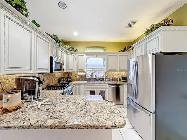 $330,000 | 220 South Avenue, Eustis, FL 32726