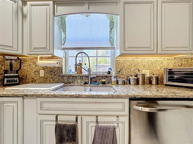 $330,000 | 220 South Avenue, Eustis, FL 32726