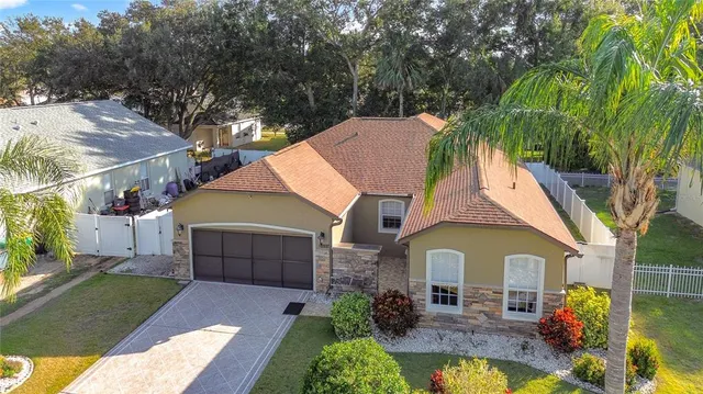 $330,000 | 220 South Avenue, Eustis, FL 32726