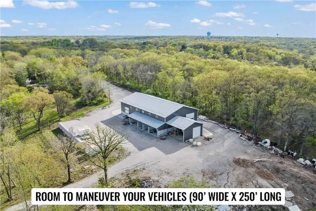 $3,740,000 | 6205 Chiles Road, Blue Springs, MO 64014