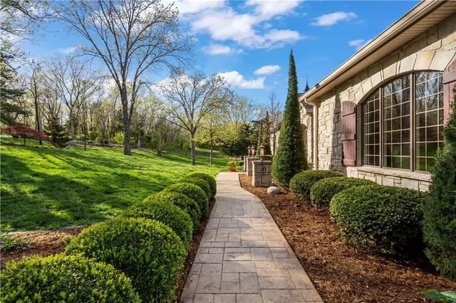 $3,740,000 | 6205 Chiles Road, Blue Springs, MO 64014