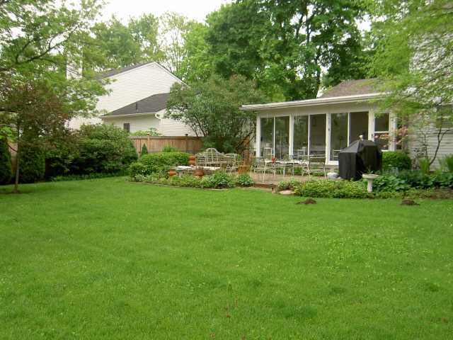 1924 Hythe Road Columbus, OH 43220 - Photo 17 of 18