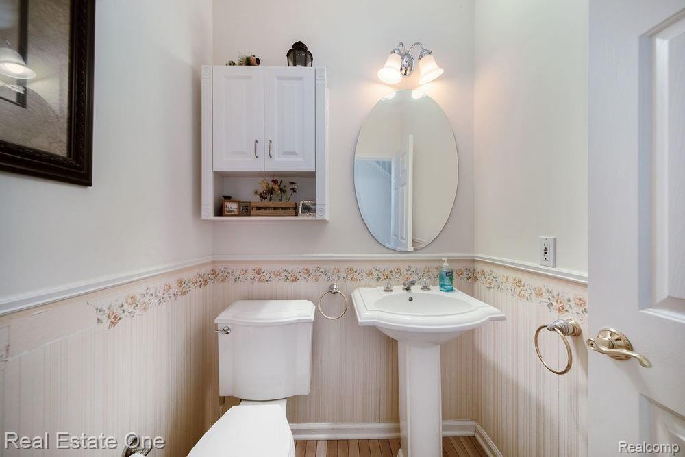 664 Timber Ridge Drive Highland, MI 48357 - Photo 17 of 50 Powder Room View 1