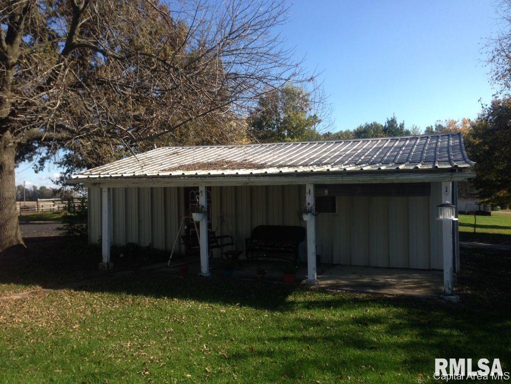 2620 East 1900 North Road Moweaqua, IL 62550 - Photo 5 of 6 Gallery Image 5
