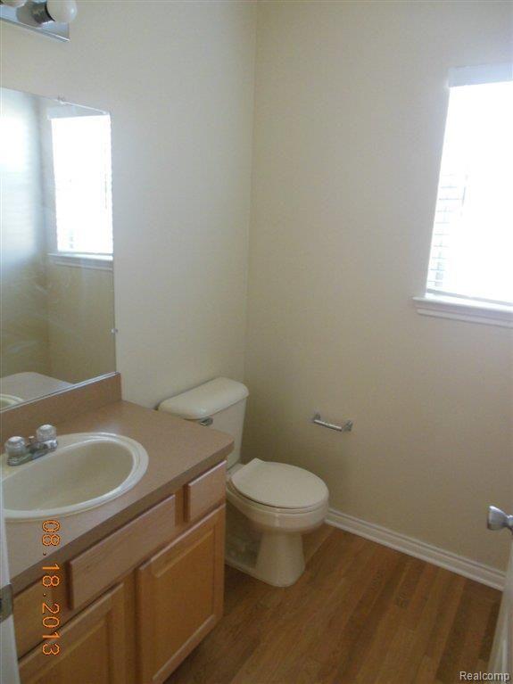 51511 Rivard Road New Baltimore, MI 48047 - Photo 5 of 21 1/2 Bath off Laundry/ Mud Rm