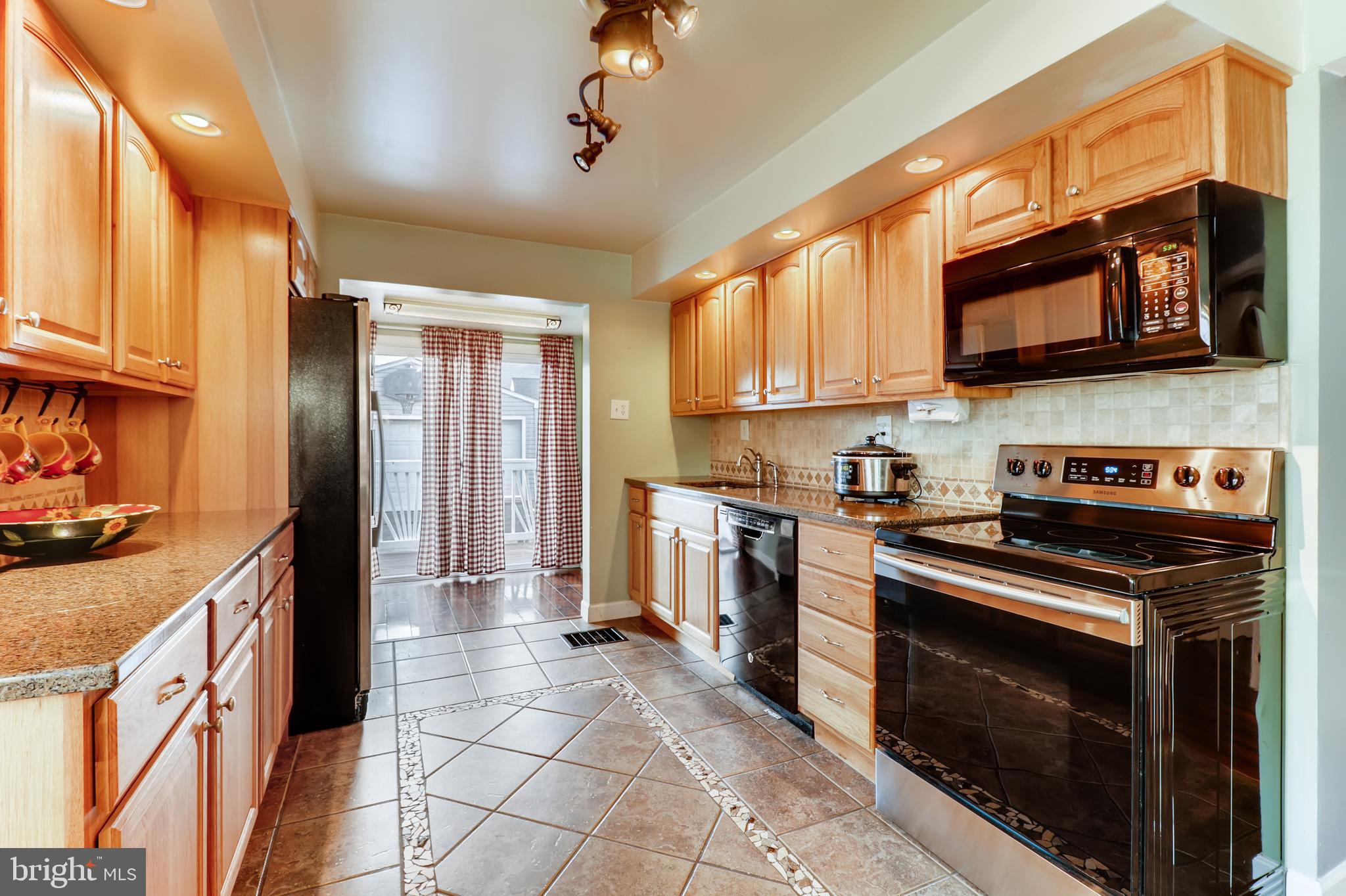 1344 Willow Road Baltimore, MD 21222 - Photo 10 of 28