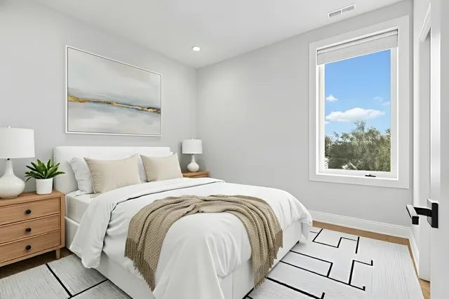 $630,000 | 3653 West Barry Avenue, Unit 4E, Chicago, IL 60618