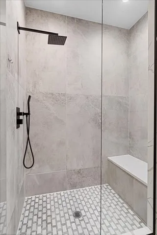 $630,000 | 3653 West Barry Avenue, Unit 4E, Chicago, IL 60618