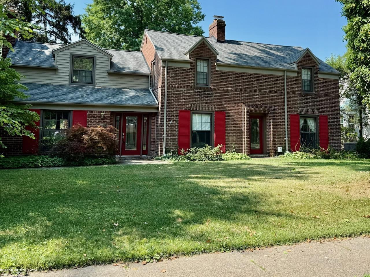 271 Moross Road Grosse Pointe, MI 48236 - Photo 1 of 10 50183832-6ace2b5e-a46b-4aa8-8746-f820b0b7c7a7.JPG