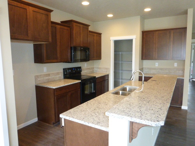 4409 South Willow Road Spokane Valley, WA 99206 - Photo 4 of 20 Gallery Image 4