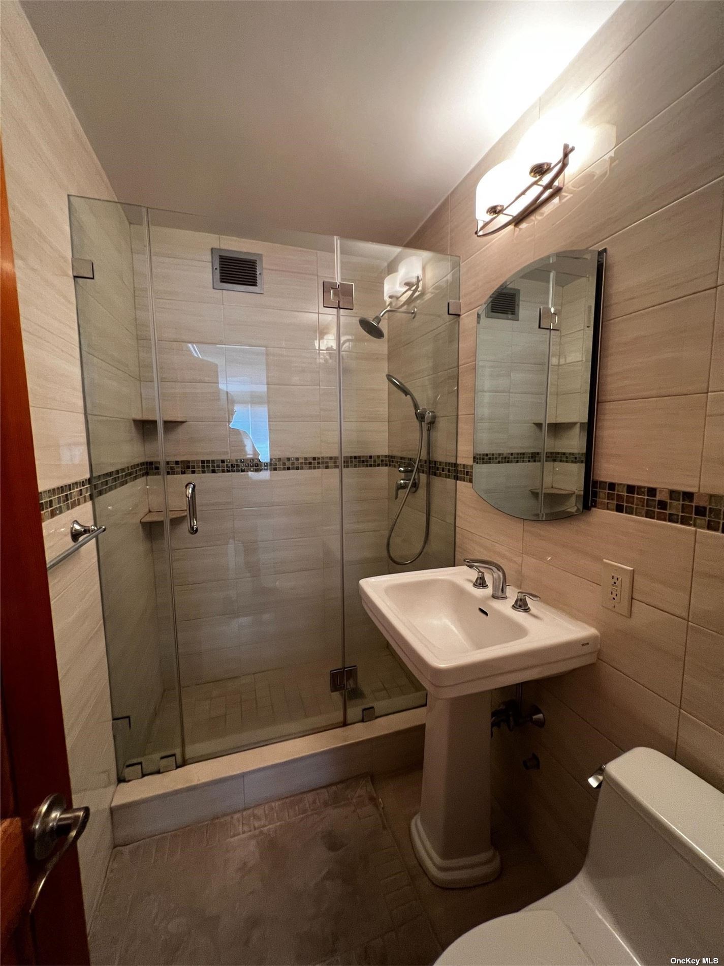 18-15 215th Street, Unit 7M Queens, NY 11360 - Photo 16 of 17 Ensuite