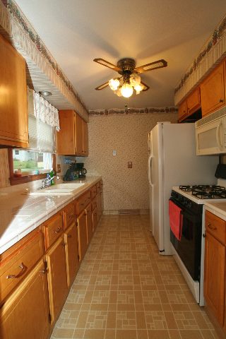 311 Westerfield Road Davenport, IA 52806 - Photo 3 of 9 Gallery Image 3