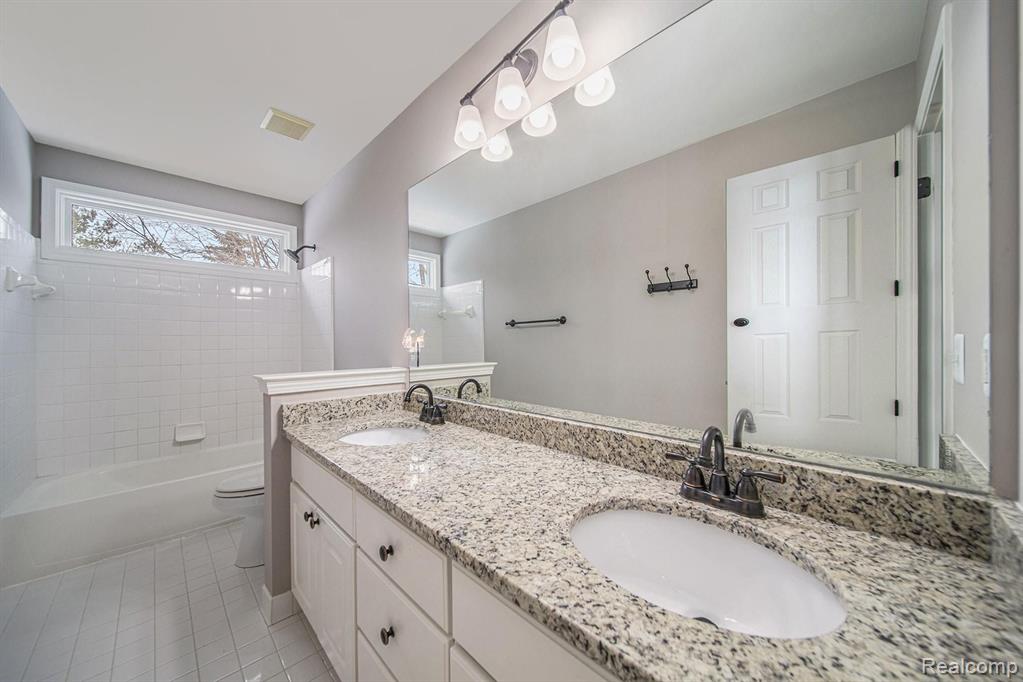 6627 Ridgewood Court Clarkston, MI 48348 - Photo 21 of 38