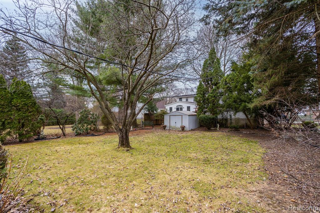 341 Ridgemont Road Grosse Pointe Farms, MI 48236 - Photo 35 of 38