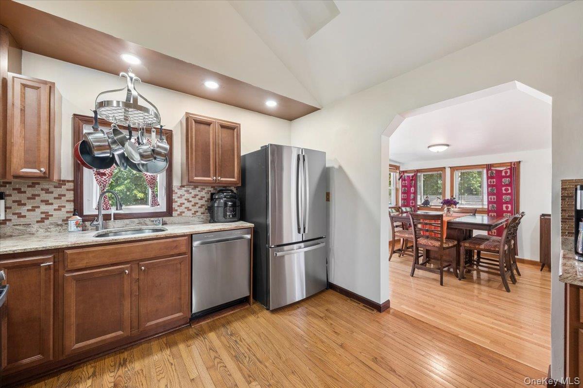 118 Hewitt Street Lake Peekskill, NY 10537 - Photo 12 of 48