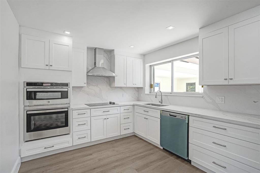 2111 Northeast 35th Street Lighthouse Point, FL 33064 - Photo 14 of 27