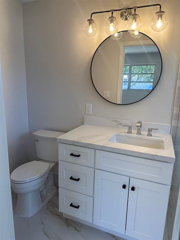 2111 Northeast 35th Street Lighthouse Point, FL 33064 - Photo 26 of 27 Master Bath