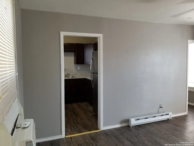 $750 | 3101 North Elmendorf Street, Unit 2, San Antonio, TX 78201