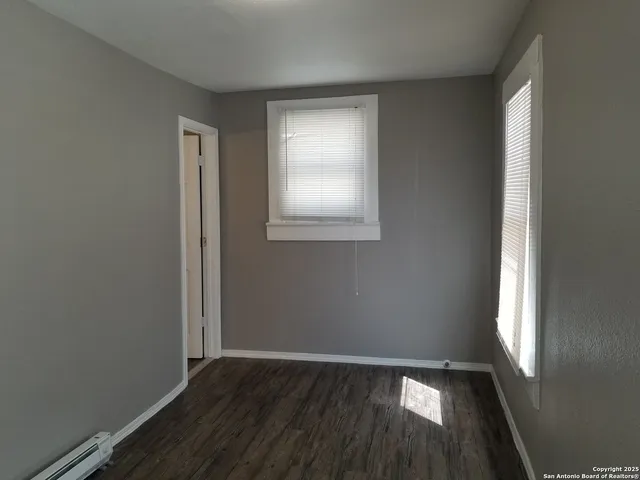 $750 | 3101 North Elmendorf Street, Unit 2, San Antonio, TX 78201