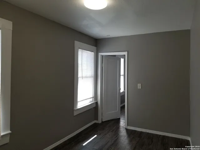 $750 | 3101 North Elmendorf Street, Unit 2, San Antonio, TX 78201