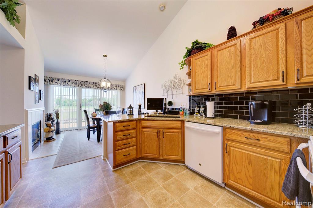 2577 Cleveland Way Canton, MI 48188 - Photo 15 of 34