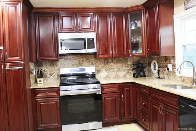 $709,500 | 39 Greywood Drive, Orangeburg, NY 10962