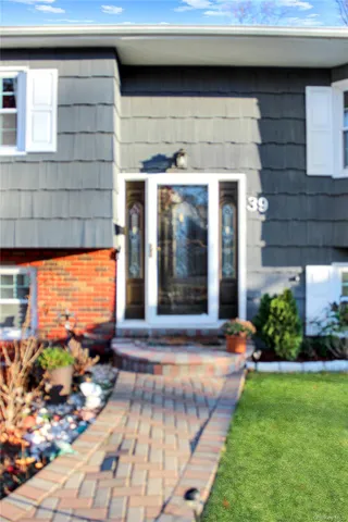 $709,500 | 39 Greywood Drive, Orangeburg, NY 10962