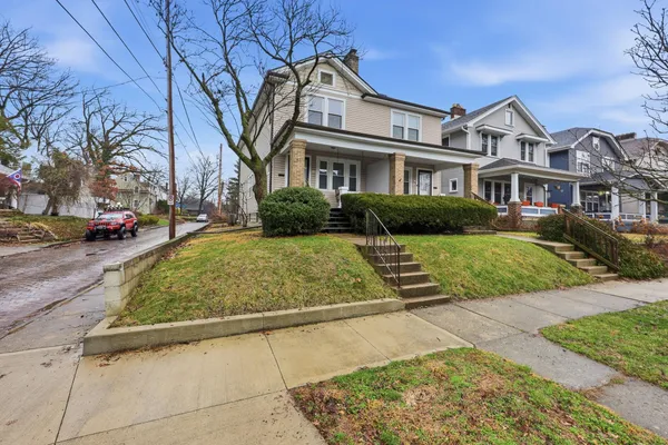 $1,800 | 2710 Dayton Avenue, Unit 2712, Columbus, OH 43202