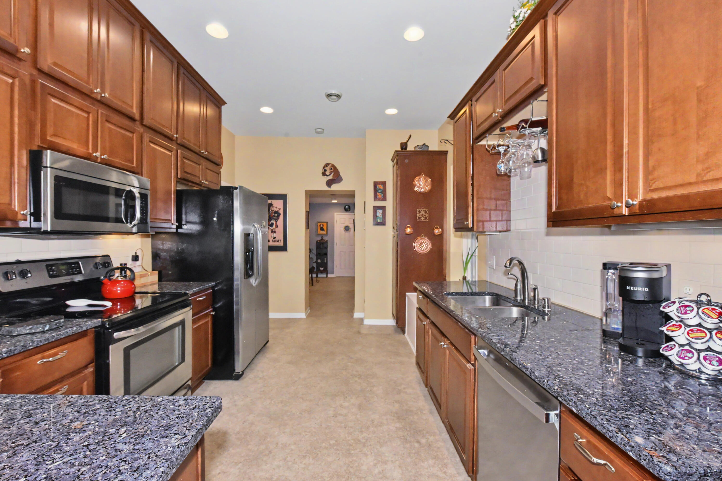1123 South Utica Road Summit, WI 53066 - Photo 8 of 37 Pretty Granite Counter Tops