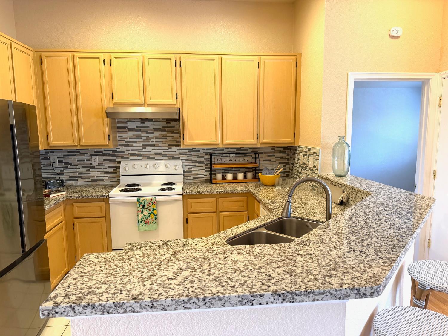 2385 Roualt Street Davis, CA 95618 - Photo 15 of 31