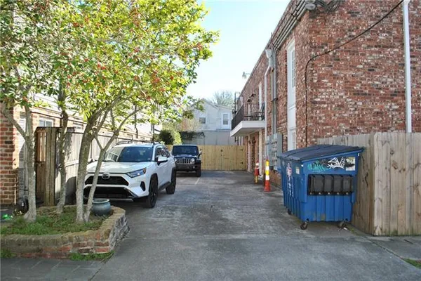 $1,500 | 1419 Milan Street, Unit 201, New Orleans, LA 70115