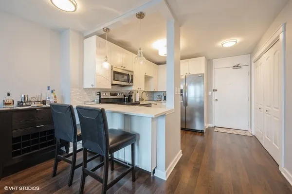 $2,350 | 88 West Schiller Street, Unit 1503L, Chicago, IL 60610